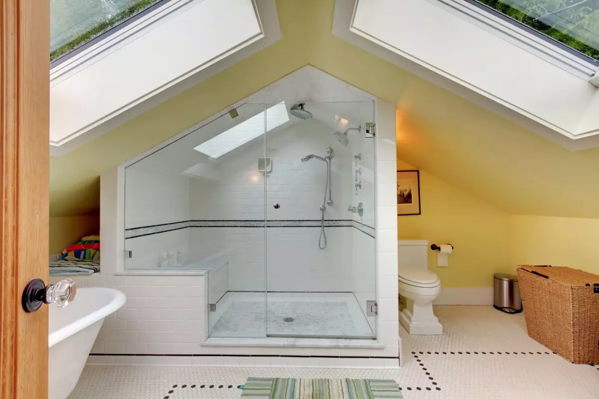 Badkamer (165 foto's): bad en douche in één kamer. Mooie en stijlvolle voorbeelden. We kiezen de organisator. Ergonomie opties, ontwerp 10167_141