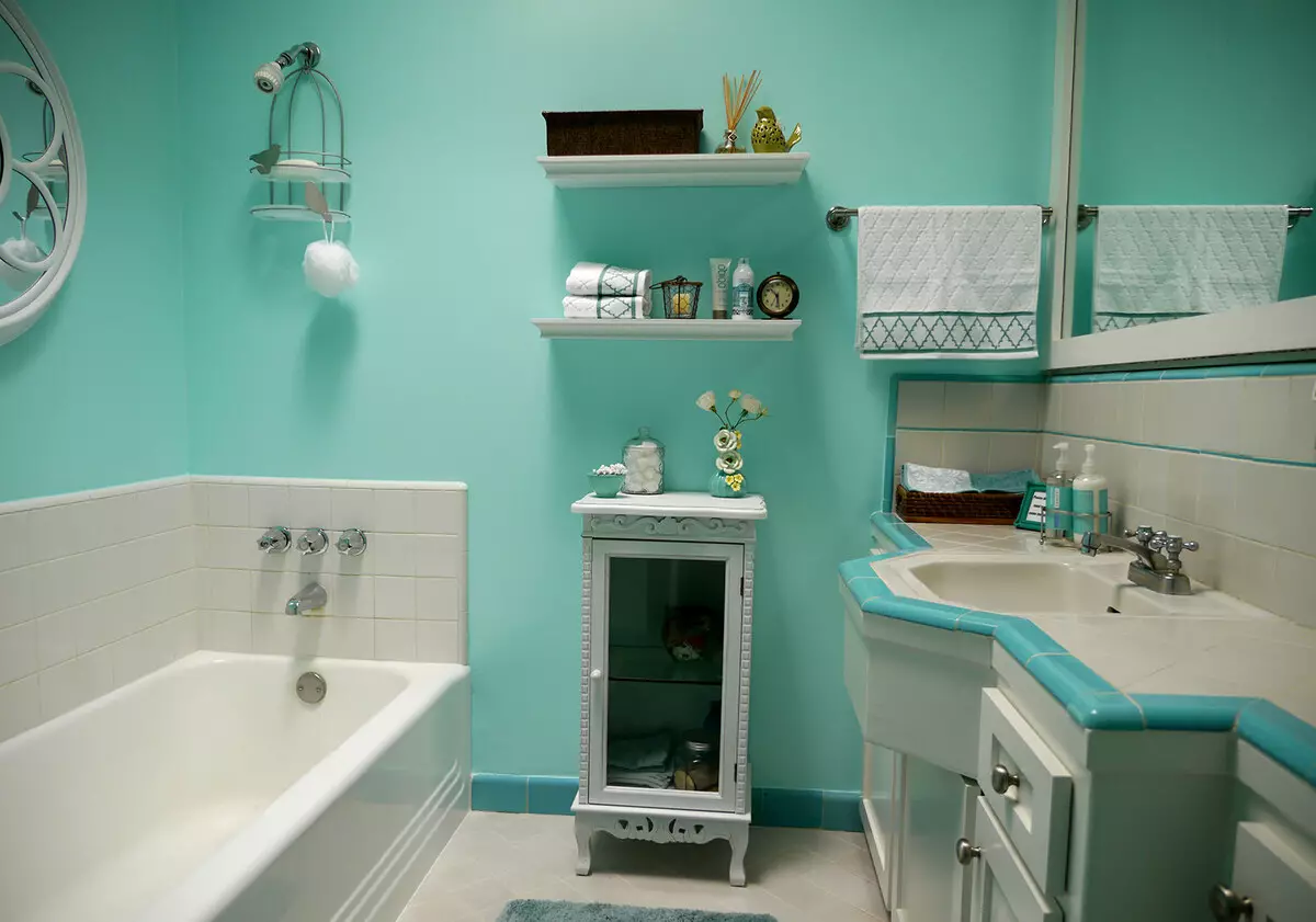 حمام (165 صورة): حوض استحمام ودش في غرفة واحدة. أمثلة جميلة وأنيقة. نختار المنظم. خيارات بيئة العمل، التصميم 10167_39