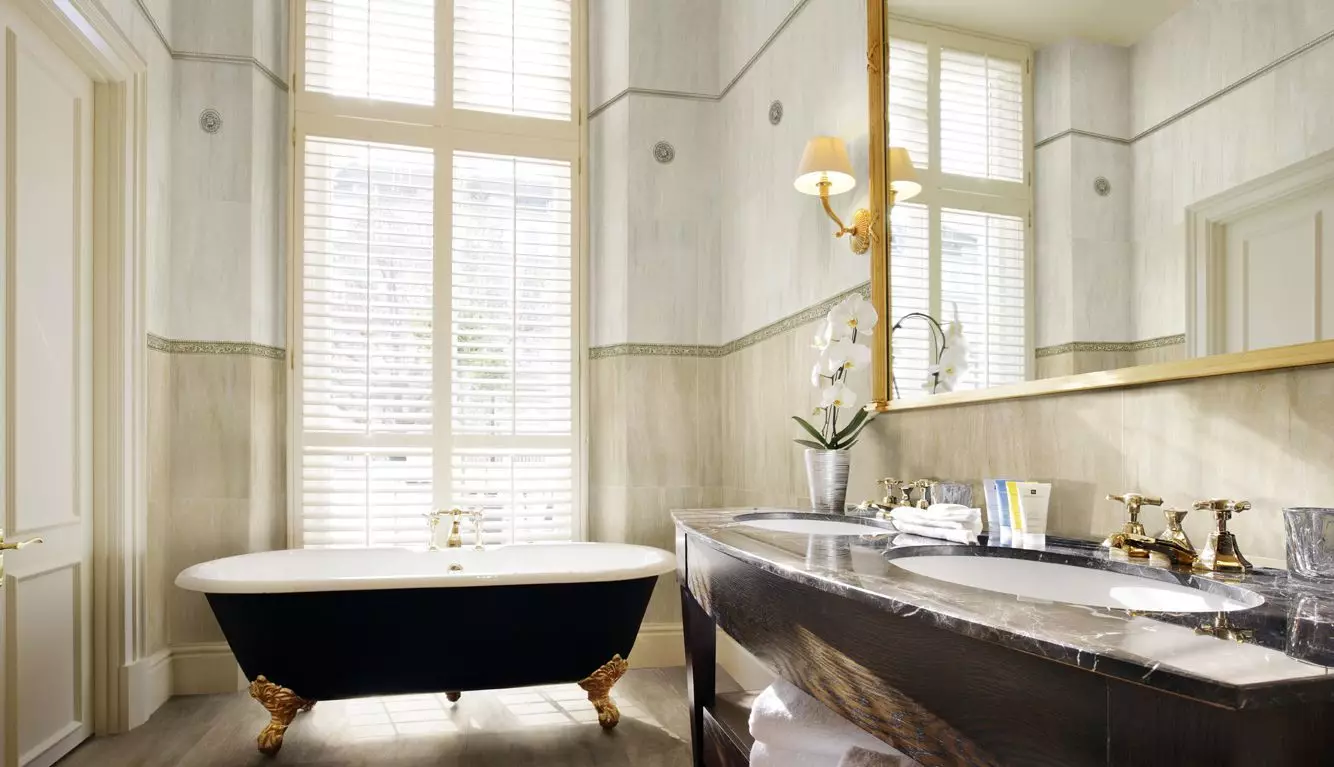 Łazienka (165 zdjęć): wanna i prysznic w jednym pokoju. Piękne i stylowe przykłady. Wybieramy organizatora. Opcje ergonomii, projektowanie 10167_91