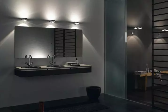 Bathroom Sconce: Ni elektas akvorezista modelojn en klasika kaj alia stilo sur la muro 10177_46