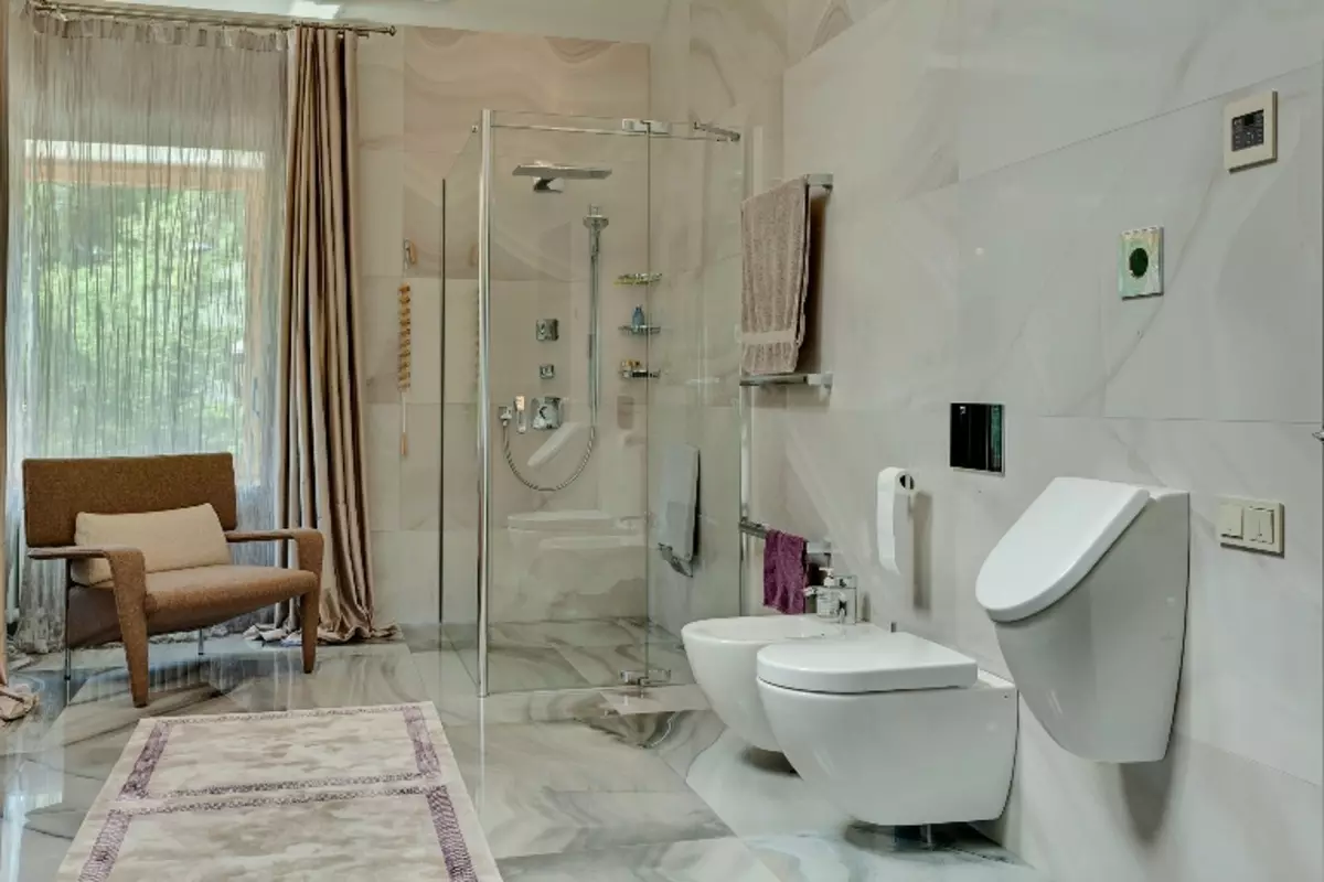 Thiết kế phòng tắm với vòi hoa sen (115 ảnh): Thiết kế một bồn tắm nhỏ với vòi hoa sen, phòng tắm thiết kế nội thất có máy giặt trong một ngôi nhà riêng 10181_31