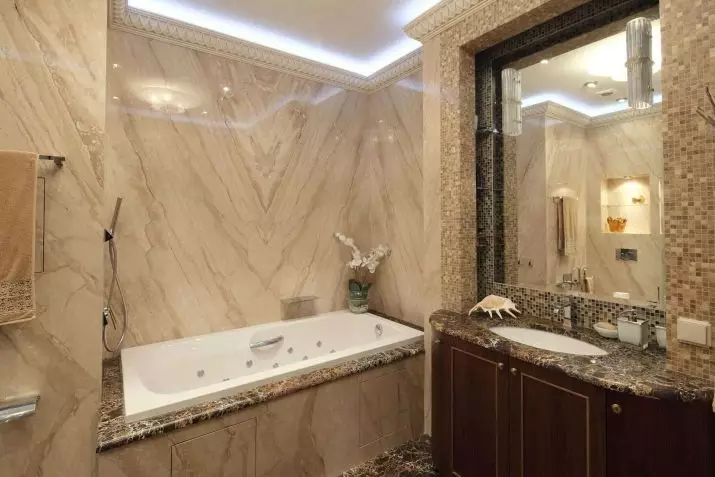 Kamar Mandi (98 foto): Mandi marmer ing desain ruangan, kombinasi marmer putih lan kayu ing kamar mandi, conto interior 10185_19