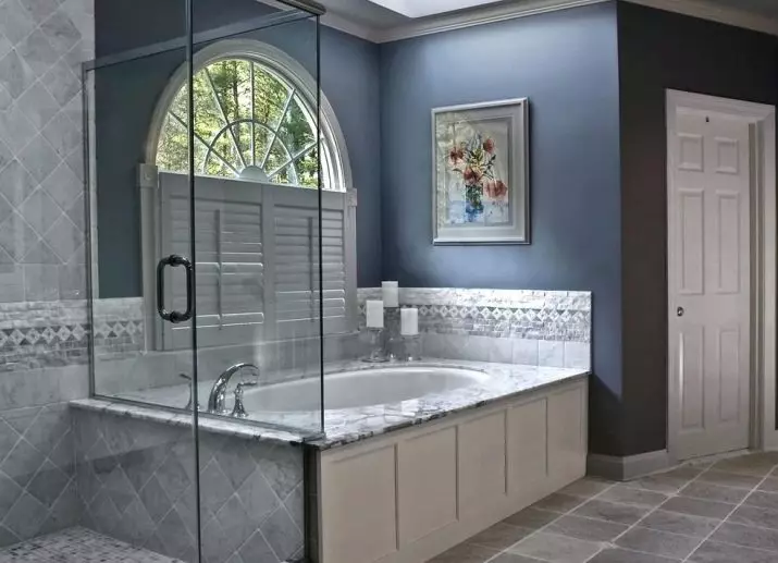 Szürke fürdőszoba (77 fotó): Szürke színű szoba kialakítása. Válasszon színt és stílusokat. A kék, rózsaszín, sárga és türkiz kombinációja. Példák a modern belső térre 10189_28