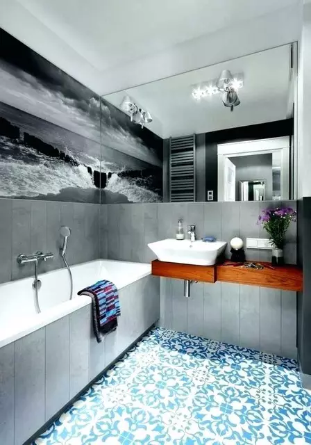 Szürke fürdőszoba (77 fotó): Szürke színű szoba kialakítása. Válasszon színt és stílusokat. A kék, rózsaszín, sárga és türkiz kombinációja. Példák a modern belső térre 10189_57