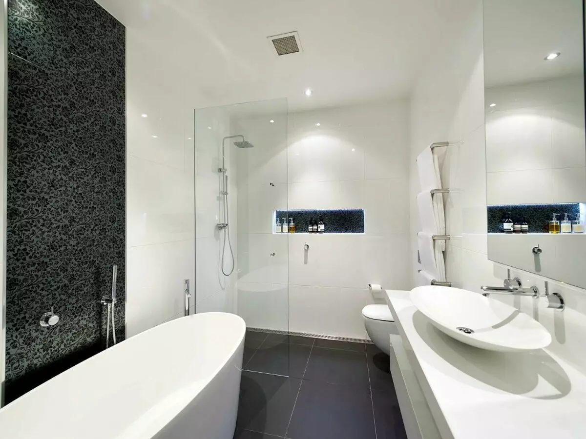 Salle de bain blanche (84 photos): design de chambre dans des tons blancs avec des accents lumineux. Idées de design d'intérieur modernes Petite salle de bain blanche avec inserts 10191_10