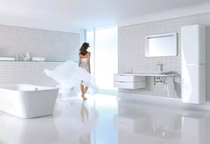 Salle de bain blanche (84 photos): design de chambre dans des tons blancs avec des accents lumineux. Idées de design d'intérieur modernes Petite salle de bain blanche avec inserts 10191_12