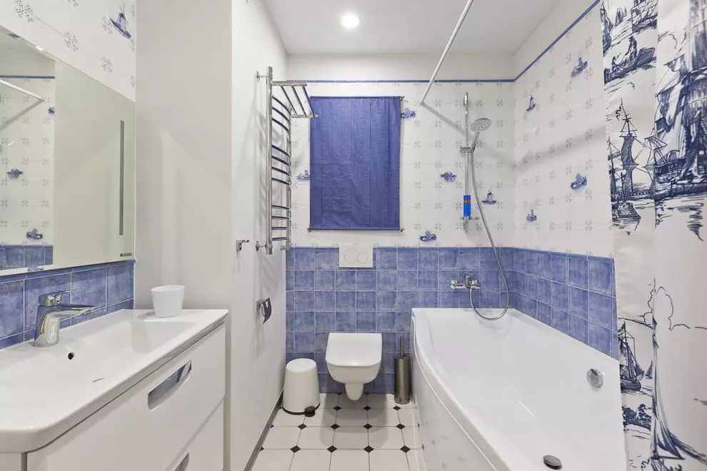 白色浴室（84张照片）：白色色调的房间设计，具有明亮的口音。现代室内设计想法有插入物的小的白色卫生间 10191_31
