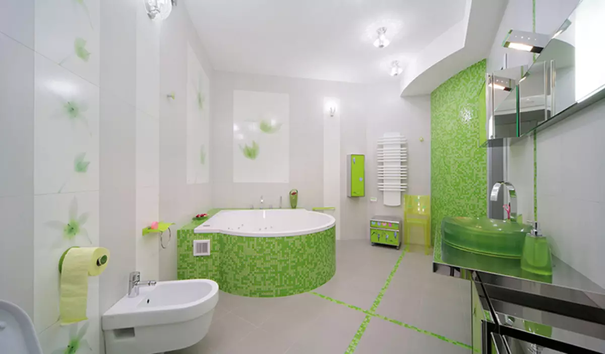 Salle de bain blanche (84 photos): design de chambre dans des tons blancs avec des accents lumineux. Idées de design d'intérieur modernes Petite salle de bain blanche avec inserts 10191_33