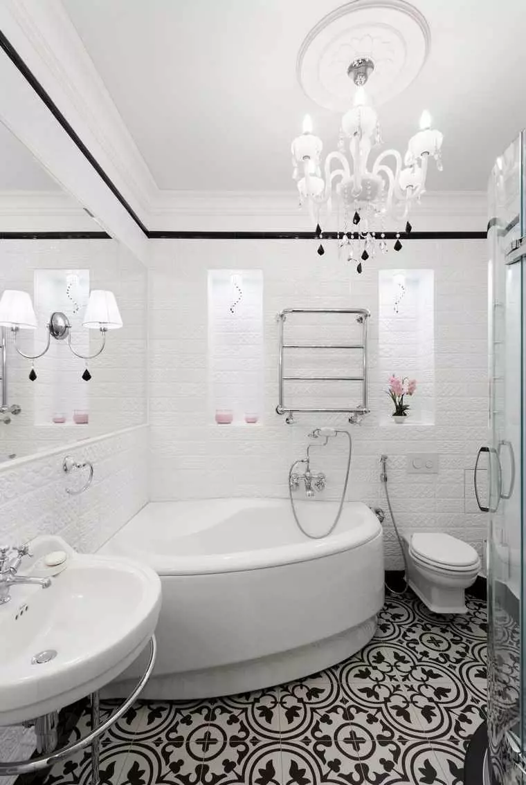 Salle de bain blanche (84 photos): design de chambre dans des tons blancs avec des accents lumineux. Idées de design d'intérieur modernes Petite salle de bain blanche avec inserts 10191_42