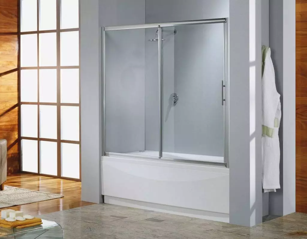 Banyo için sürgülü perdeler: plastik ekran ve geri çekilebilir duş, köşe ve diğer modeller 10192_35