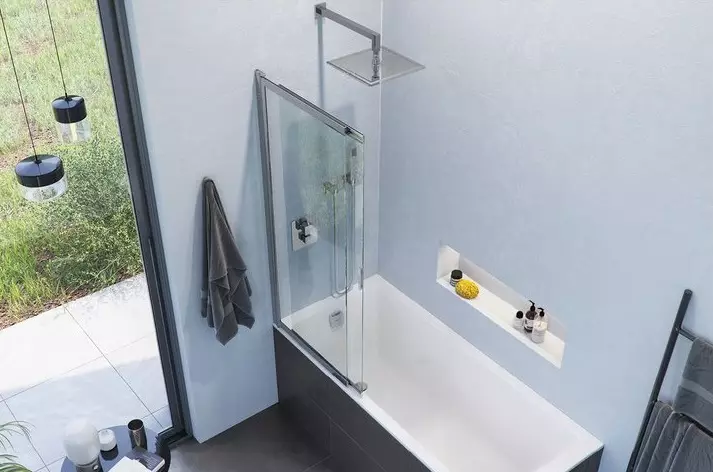 Perdele glisante pentru baie: ecran de plastic și duș retractabil, colț și alte modele 10192_5