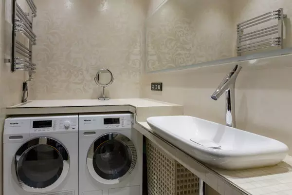 Baderomsdesign med vaskemaskin med et areal på 4 km. M (46 bilder): Baderomsprosjekt med toalett og vaskemaskin, vellykket planlegging 10199_4