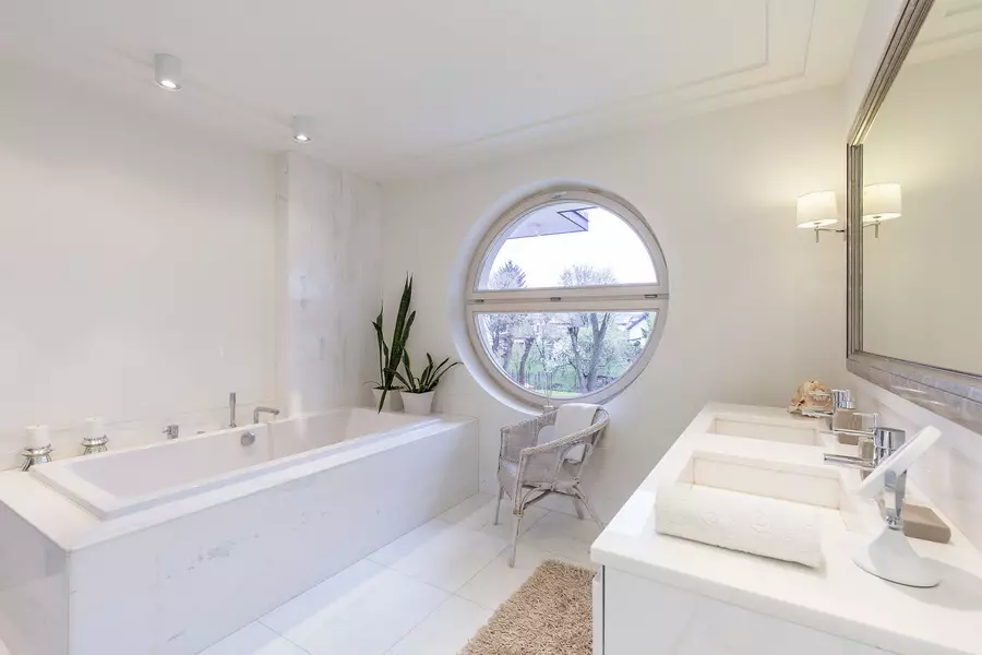Design fürdőszoba 7 négyzetméter. METER (58 FOTÓK): Szoba belseje ablakkal és anélkül, példák a sikeres tervezésre 10200_44