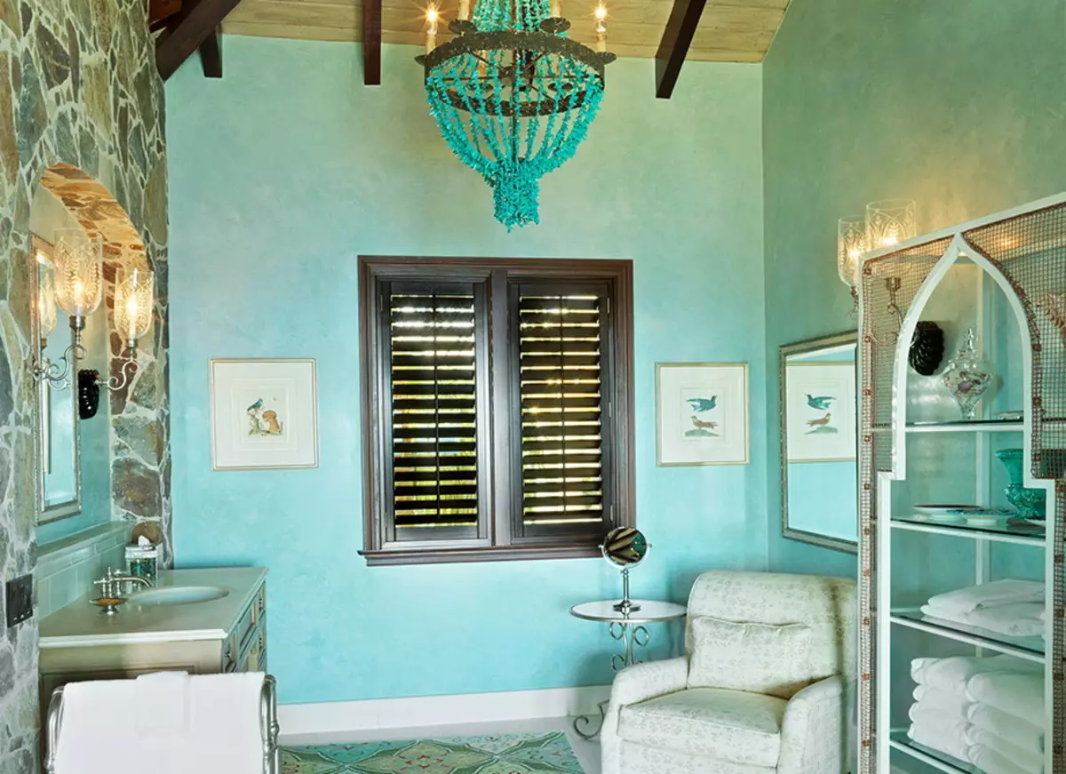 Turquoise badkamer (61 foto's): voorbeelden van badkamerontwerp in deze kleur. We begrijpen in kleuren, creëren een mooi interieur 10203_27