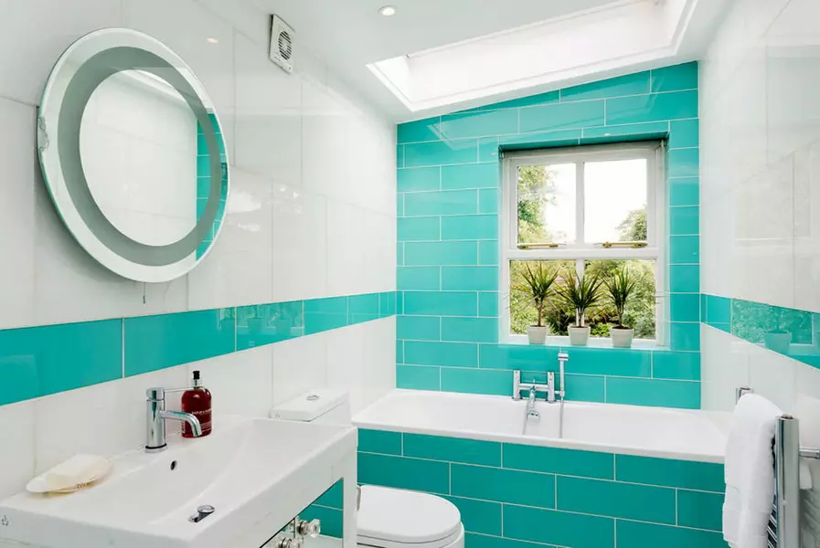 Baño turquesa (61 fotos): Ejemplos de diseño de baño en este color. Entendemos en colores, creamos un hermoso interior. 10203_38