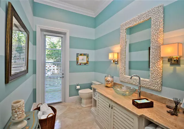 Bilik mandi Turquoise (61 foto): Contoh reka bentuk bilik mandi dalam warna ini. Kita faham dalam warna, buat pedalaman yang indah 10203_54