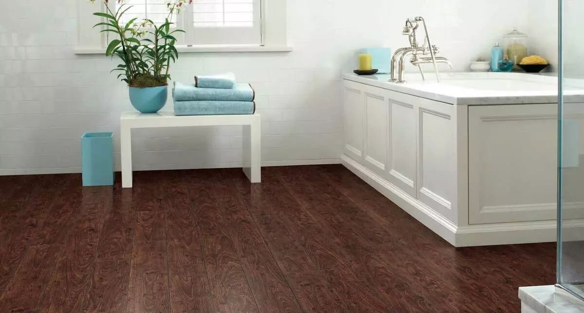 laminate បន្ទប់ទឹក: ប្លាស្ទិចដែលធន់ទ្រាំនឹងសំណើម Vinyl និងពូជដទៃទៀតនៅលើជញ្ជាំងនិងសម្រាប់ជាន់។ ការពិនិត្យឡើងវិញ 10204_19