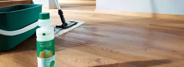 Ime ụlọ ịwụ ahụ laminate: mmiri na-eguzogide mmiri na-eguzogide, vinyl na ụdị ndị ọzọ na mgbidi na maka ala. Ntule 10204_31