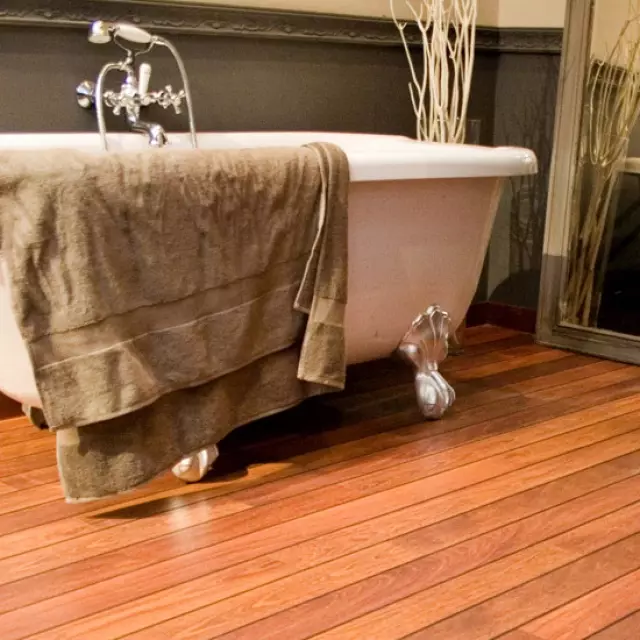 Ламінат для ванної кімнати: вологостійкий пластиковий, вініловий і інші різновиди на стіну і для підлоги. Відгуки 10204_50