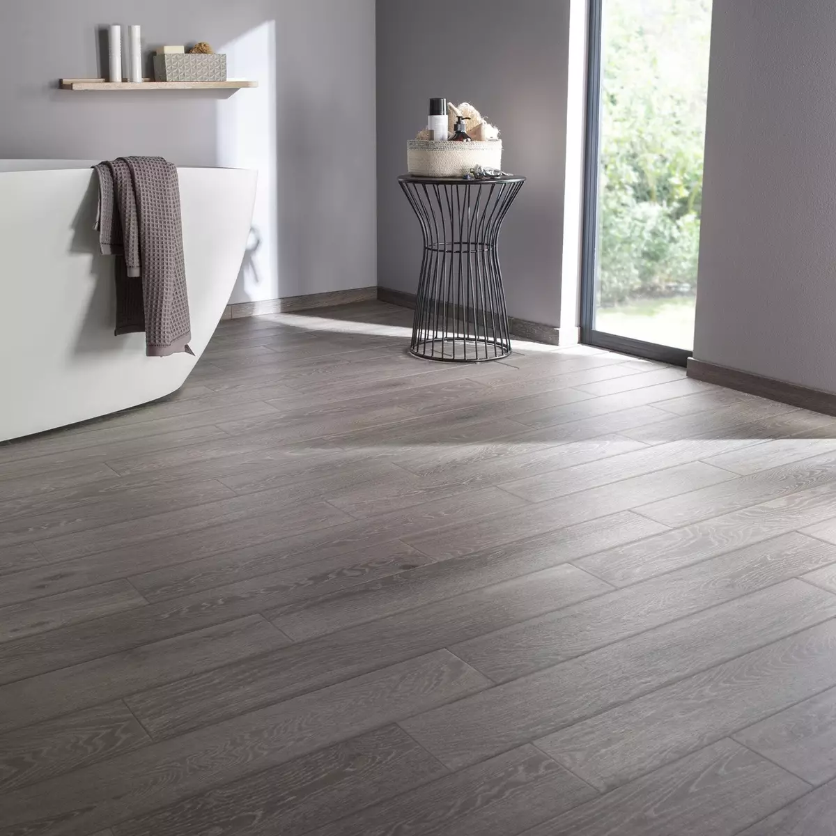 Ime ụlọ ịwụ ahụ laminate: mmiri na-eguzogide mmiri na-eguzogide, vinyl na ụdị ndị ọzọ na mgbidi na maka ala. Ntule 10204_52