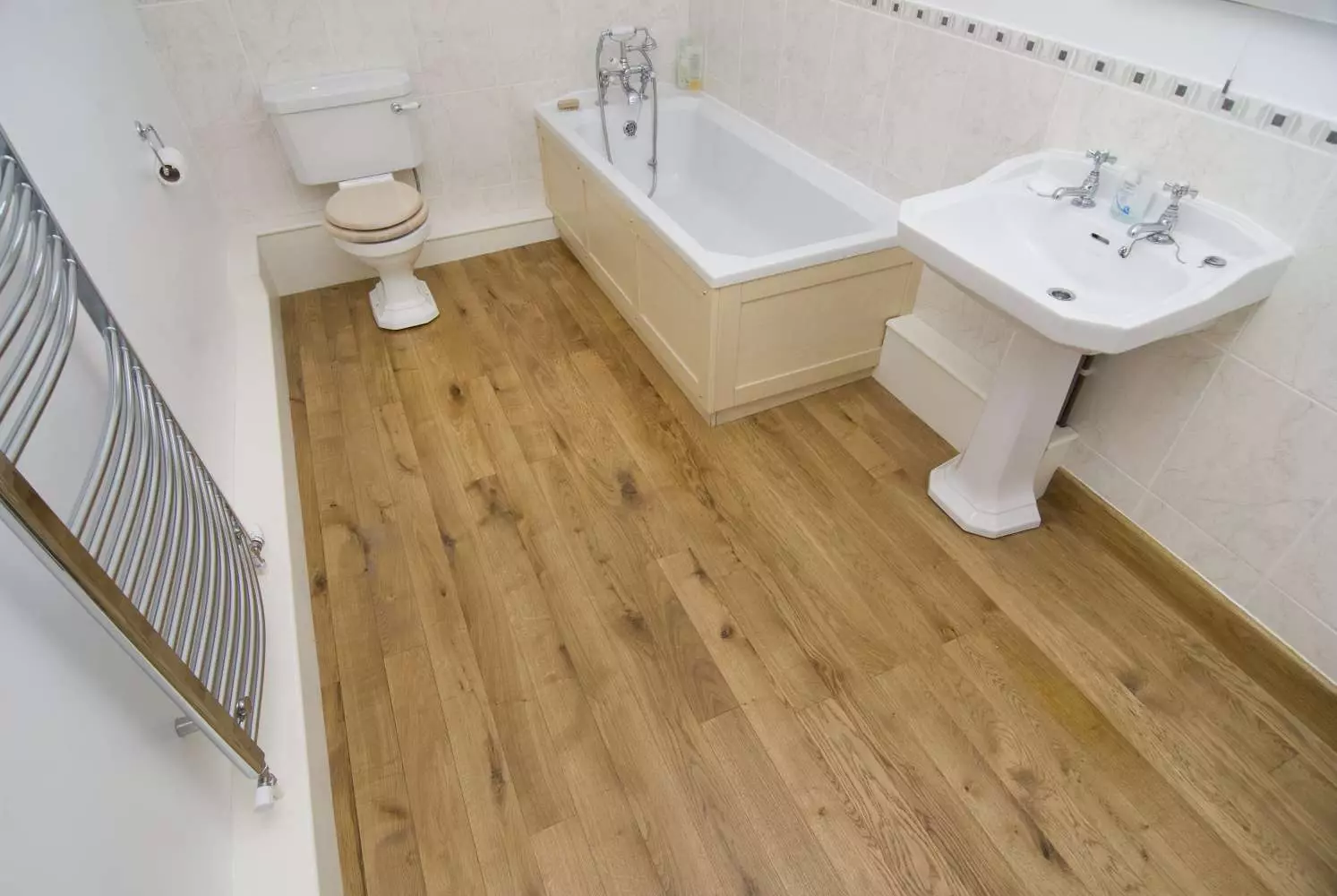 Banyo Laminat: Nem dayanıklı plastik, vinil ve duvardaki ve zeminler için diğer çeşitler. Yorumlar 10204_8