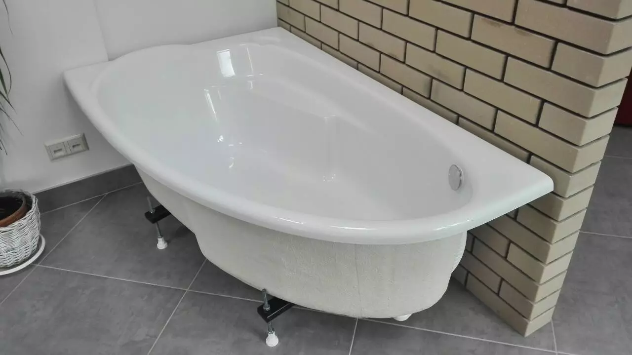 Kis szögletes fürdő: a kis modellek jellemzői 10211_21