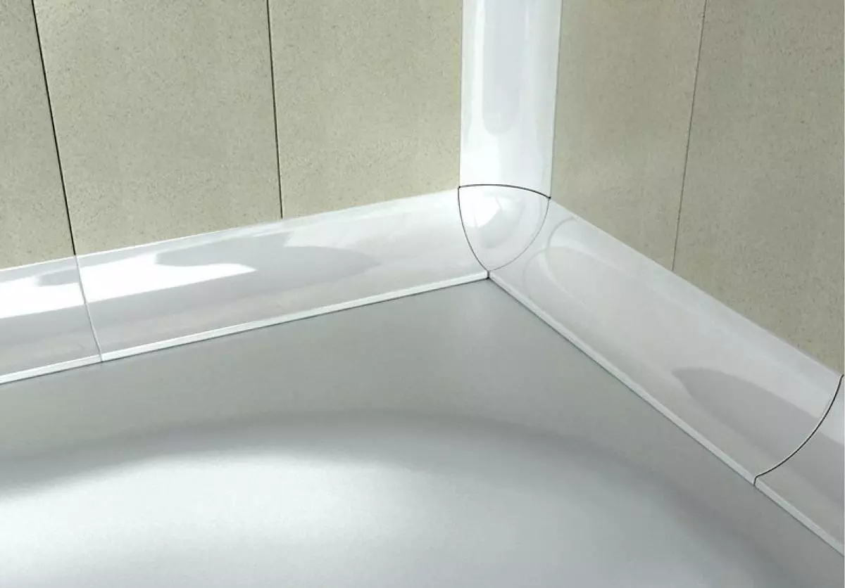 Граници за бања (столбови) (42 фотографии): гранични ленти, пластични агли за плочки и строг од проток на вода до подот во бањата во бањата 10216_15