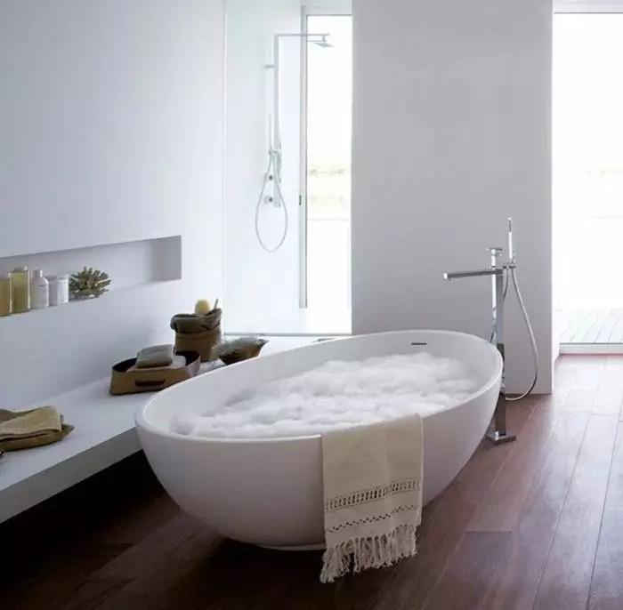 Phòng tắm (97 ảnh): Chọn tốt hơn là gì? Hẹp và rộng, màu và trắng, tắm 120x70, 140x70 cm và các kích cỡ khác, loại 10217_27