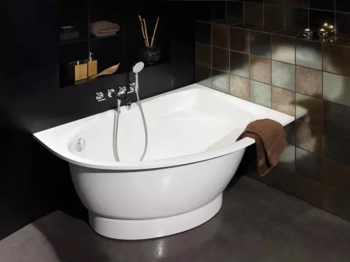 Leņķa vannas (101 fotogrāfijas): vannas dizaina iezīmes ar stūra vannu, asimetriskiem, lieliem dubultiem un maziem, krāsu modeļiem, metāla modeļiem ar hidromasāžu un bez tā 10219_10