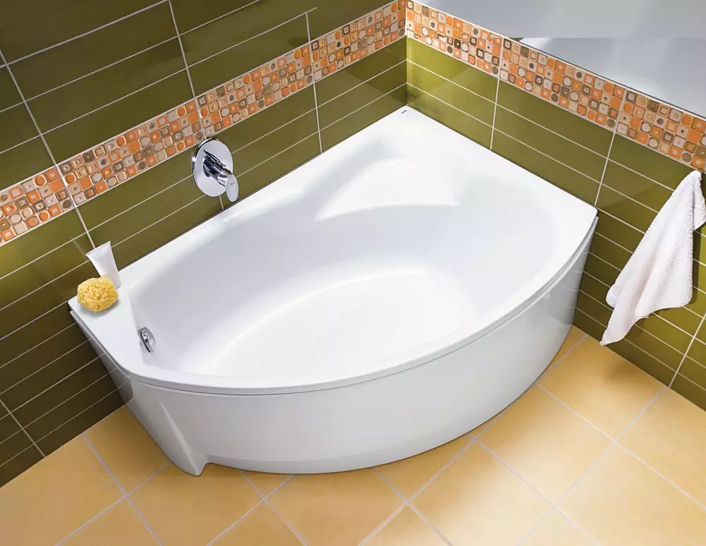 Vinkel bade (101 fotos): Bad design har med hjørne badekar, asymmetriske, store dobbelt og små, farve modeller, metal modeller med vandmassage og uden det 10219_24