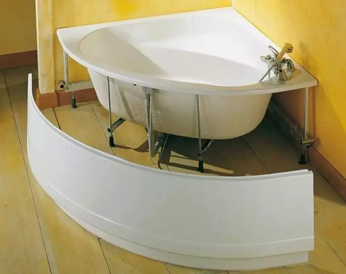Angle fürdők (101 fotó): Bath érmén sarokkáddal, aszimmetrikus, nagy dupla és kicsi, színes modellek, fém modellek hidromasszázs és nélküle 10219_45