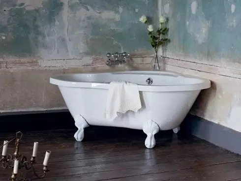 角浴（101張照片）：浴室設計配有角浴，不對稱，大的雙和小，彩色型號，金屬型號，帶有水力按摩器 10219_72