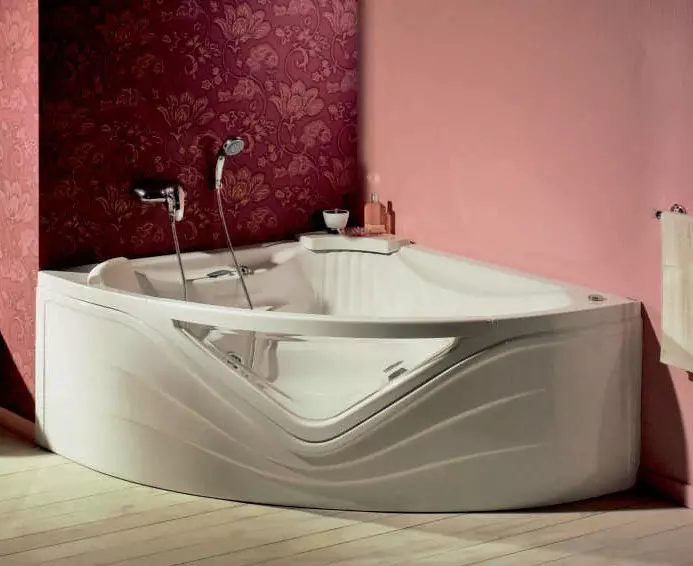 Vinkel bade (101 fotos): Bad design har med hjørne badekar, asymmetriske, store dobbelt og små, farve modeller, metal modeller med vandmassage og uden det 10219_77