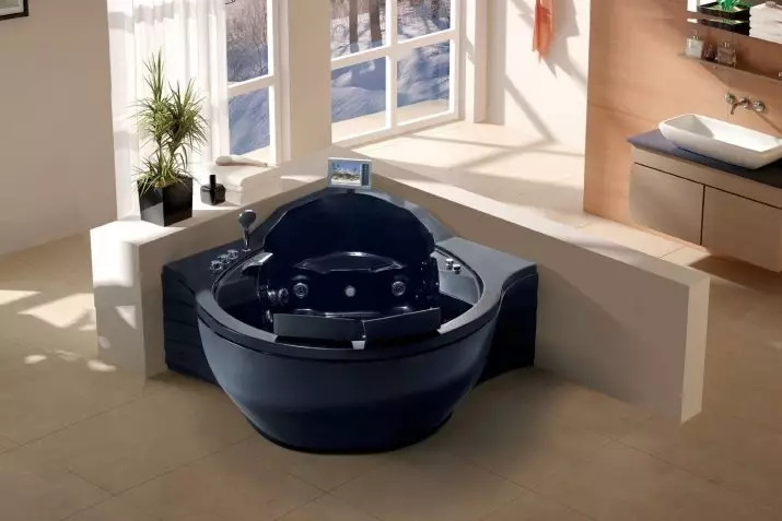Vinkel bade (101 fotos): Bad design har med hjørne badekar, asymmetriske, store dobbelt og små, farve modeller, metal modeller med vandmassage og uden det 10219_87