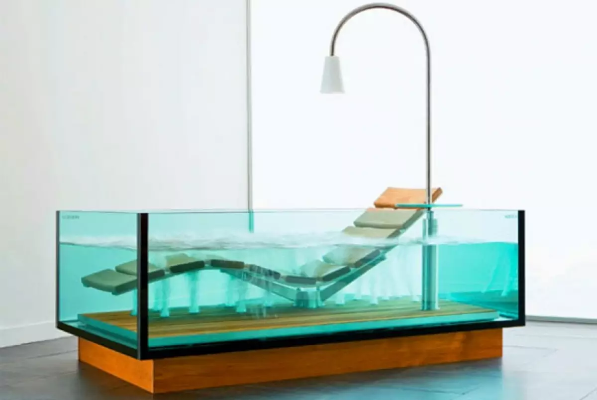 Стеклянная ванна екатеринбург. Стеклянная ванна прозрачная. Ванная прозрачная из стекла. Ванна со стеклянной вставкой. Ванна с прозрачной стенкой.