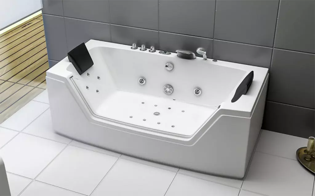 Little bathtubs: mini-bath sizes. Mga tip para sa pagpili ng isang maliit na paliguan, mga halimbawa ng compact bath sa loob 10223_20