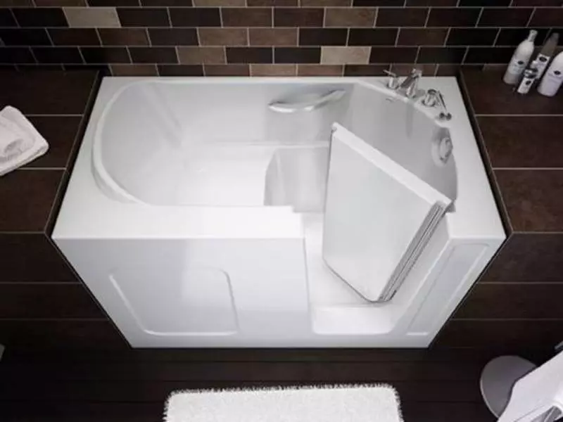 Little Bathtubs: Mini-Bath Størrelser. Tips til valg af et lille bad, eksempler på kompakte bade i interiøret 10223_27