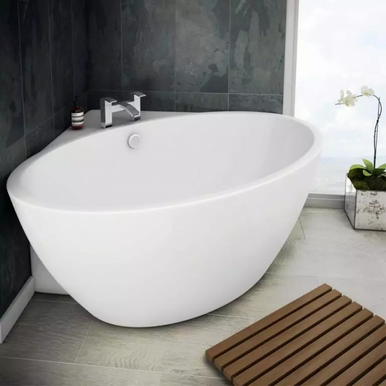 Little bathtubs: mini-bath sizes. Mga tip para sa pagpili ng isang maliit na paliguan, mga halimbawa ng compact bath sa loob 10223_47