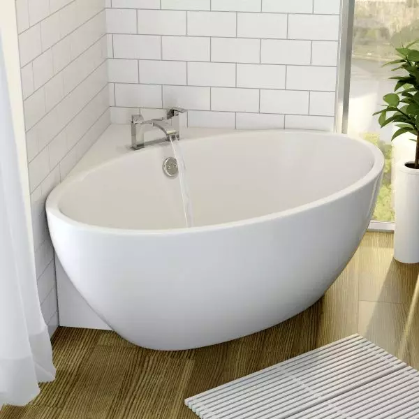 Маленькі ванни: розміри міні-ванн. Поради щодо вибору невеликої ванни, приклади компактних ванн в інтер'єрі 10223_63