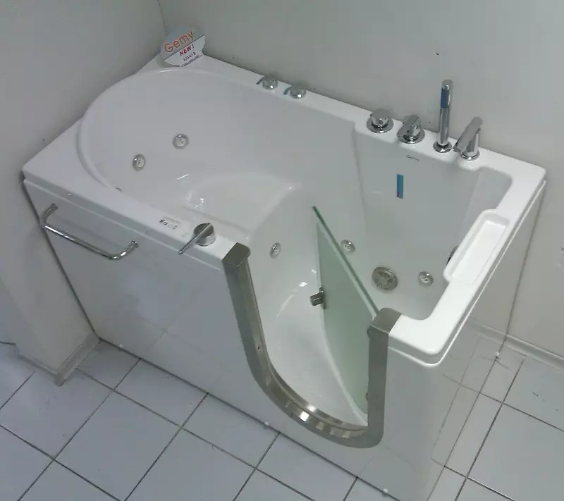 Pequeñas bañeras: mini baños. Consejos para elegir un baño pequeño, ejemplos de baños compactos en el interior. 10223_7