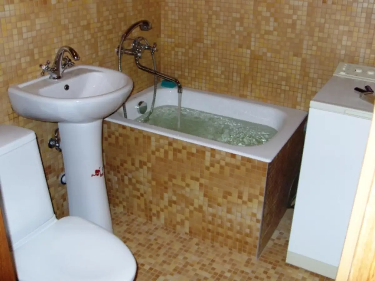 Pequeñas bañeras: mini baños. Consejos para elegir un baño pequeño, ejemplos de baños compactos en el interior. 10223_77