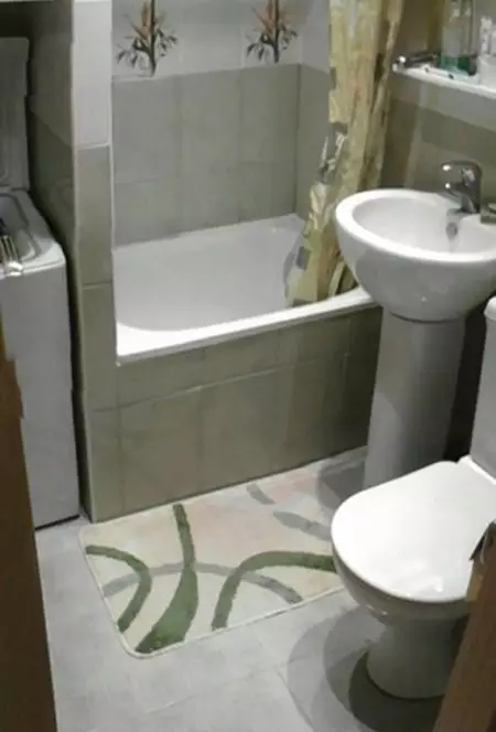 Bathtubs pak: Mini-Bath Sizes. Këshilla për zgjedhjen e një banjë të vogël, shembuj të banjëve kompakte në brendësi 10223_94