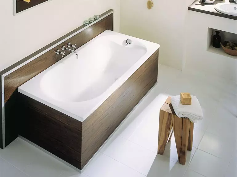 Baños de acero: modelos de baños 150x70, 170x70 cm y otros tamaños. Pros y contras de baños de acero inoxidable. Propiedad de la propiedad 10224_23