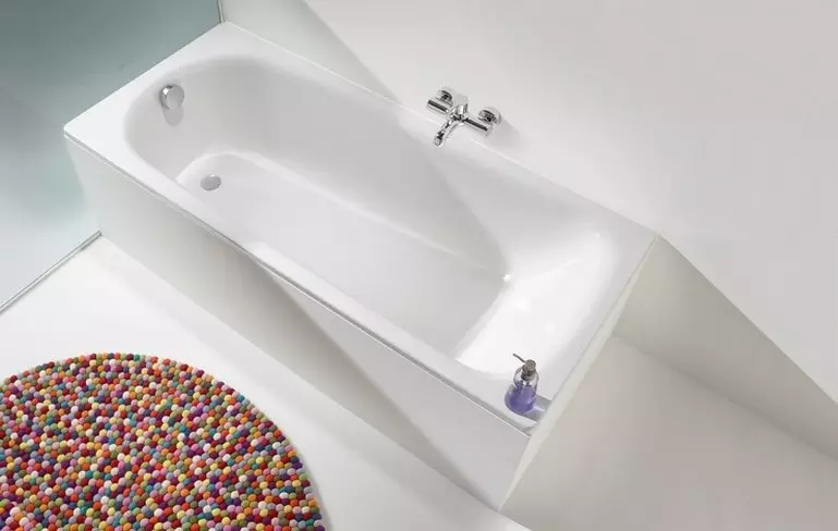 Stålbade: Modeller af Baths 150x70, 170x70 cm og andre størrelser. Fordele og ulemper ved rustfrit stålbad. Ejerskabsanmeldelser 10224_45