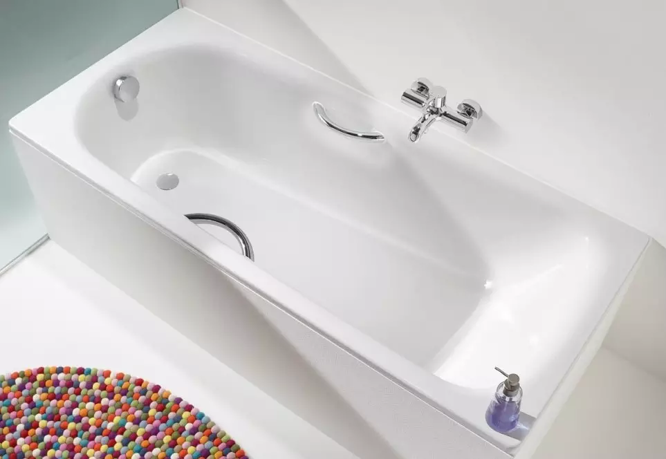 ห้องอาบน้ำเหล็ก: รูปแบบของการอาบน้ำ 150x70, 170x70 ซม. และขนาดอื่น ๆ ข้อดีและข้อเสียของอ่างอาบน้ำสแตนเลส ความคิดเห็นกรรมสิทธิ์ 10224_8