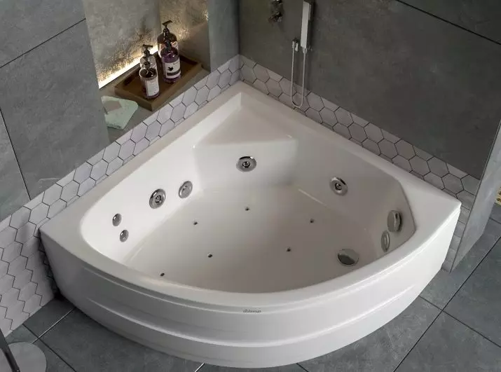 Stūra vannas ar hidromasāžu: izmēri vannas džakuzi. Čuguna burbuļvanna un citi modeļi maziem un lieliem numuriem 10228_12