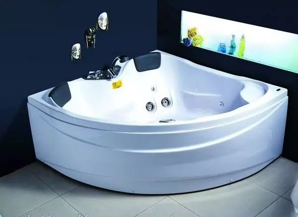 Sudut mandi dengan hidromassage: Ukuran mandi jacuzzi. Bak mandi air panas besi dan model lain untuk kamar kecil dan besar 10228_8