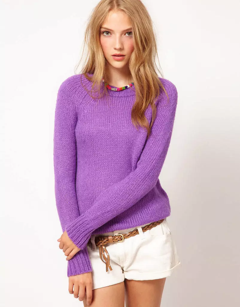 Сиреневый свитер
