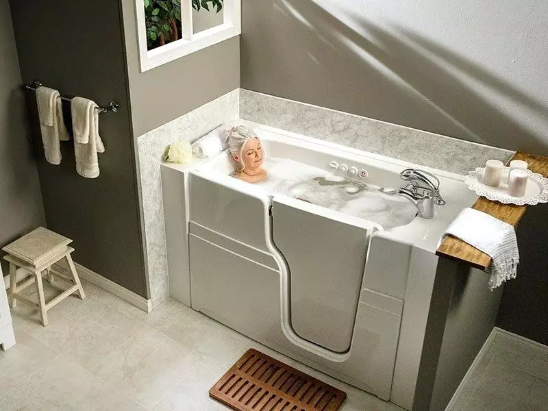 Oturan Akrilik Banyolar: 120x70 cm ve 100x70 cm boyutlu modellerin görünümü, mini banyosunun avantajları ve dezavantajları 10230_10