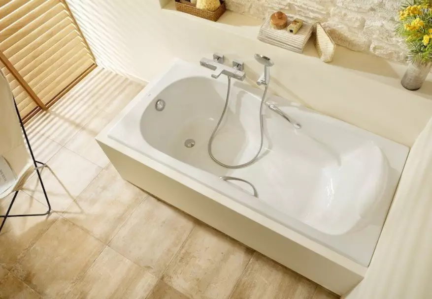Phòng tắm kim loại: 140x70 cm và 150x70 cm, 170x70 cm và các kích thước tiêu chuẩn khác. Bao nhiêu bồn tắm nặng? Ưu điểm và nhược điểm 10250_24